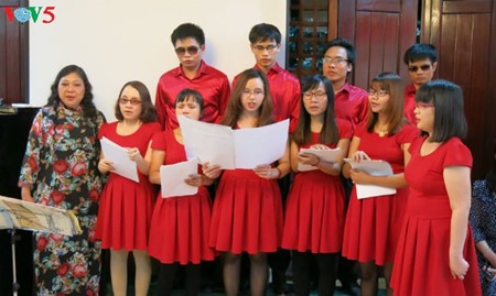 Hope Choir lights up dreams for the visually-impaired - ảnh 1